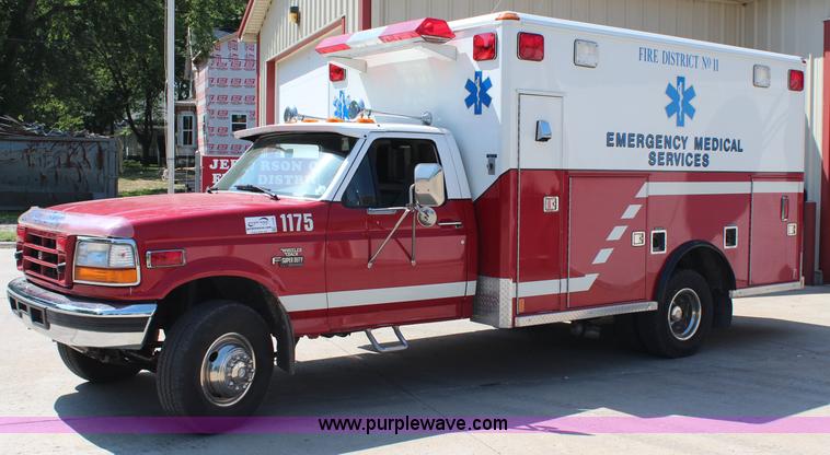 image for item J2188 1997 Ford F450 Super Duty XLT ambulance