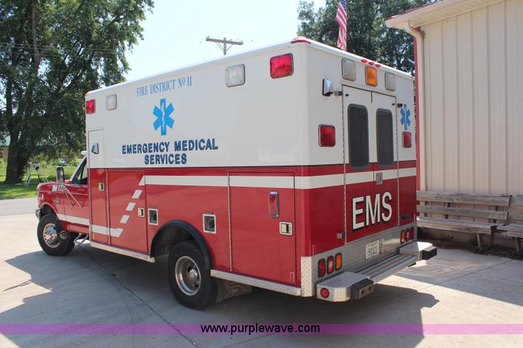 image for item J2188 1997 Ford F450 Super Duty XLT ambulance