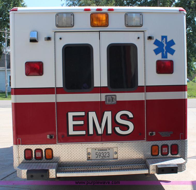 image for item J2188 1997 Ford F450 Super Duty XLT ambulance