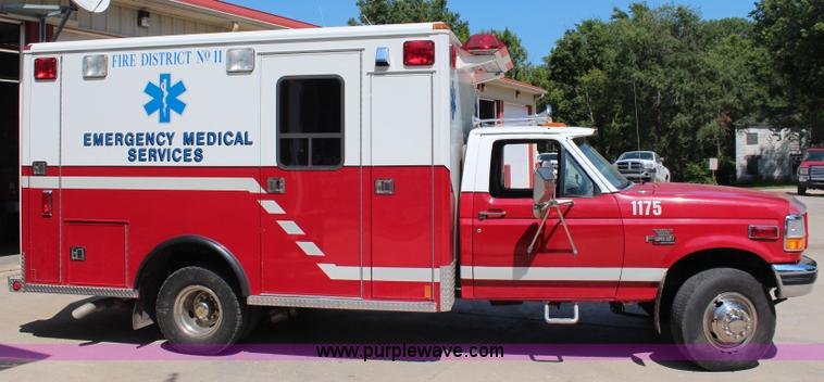 image for item J2188 1997 Ford F450 Super Duty XLT ambulance