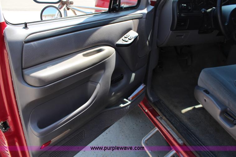 image for item J2188 1997 Ford F450 Super Duty XLT ambulance