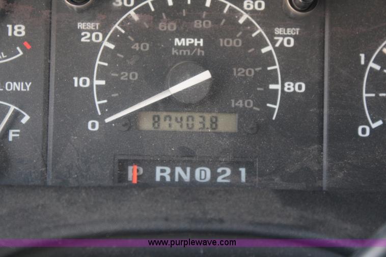 image for item J2188 1997 Ford F450 Super Duty XLT ambulance