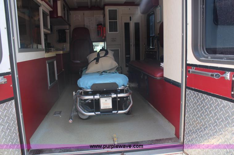 image for item J2188 1997 Ford F450 Super Duty XLT ambulance