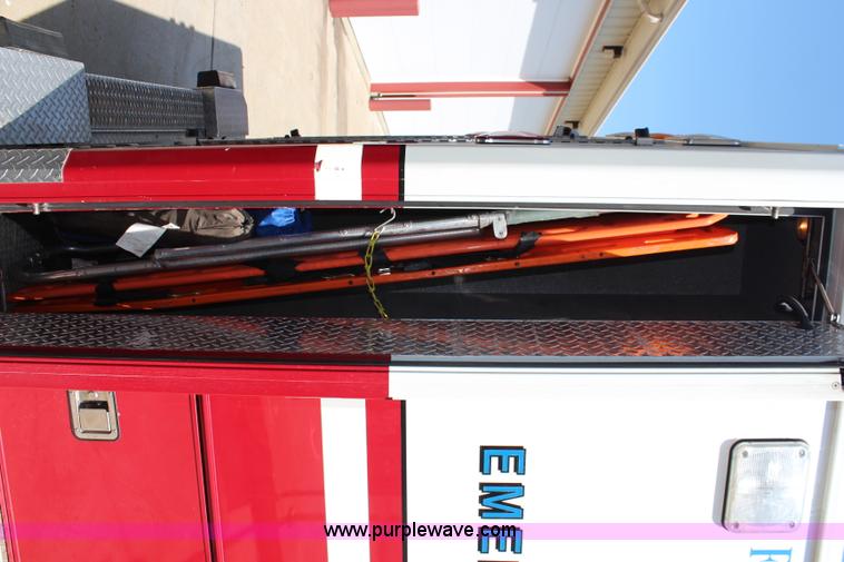 image for item J2188 1997 Ford F450 Super Duty XLT ambulance