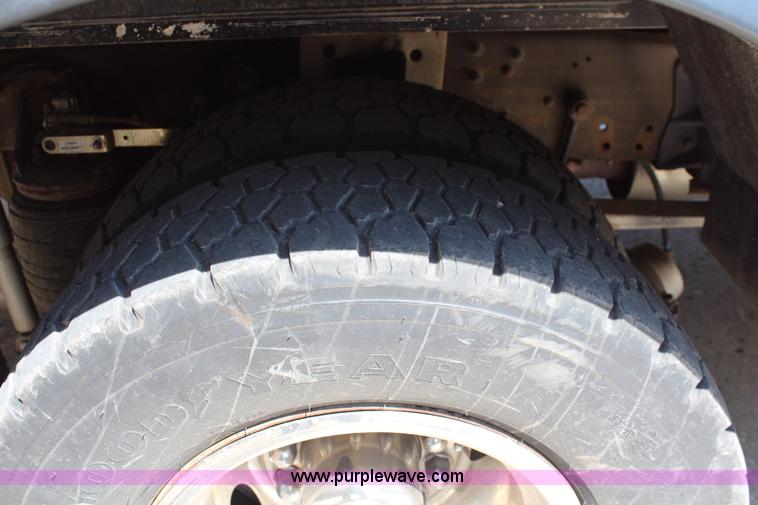 image for item J2188 1997 Ford F450 Super Duty XLT ambulance