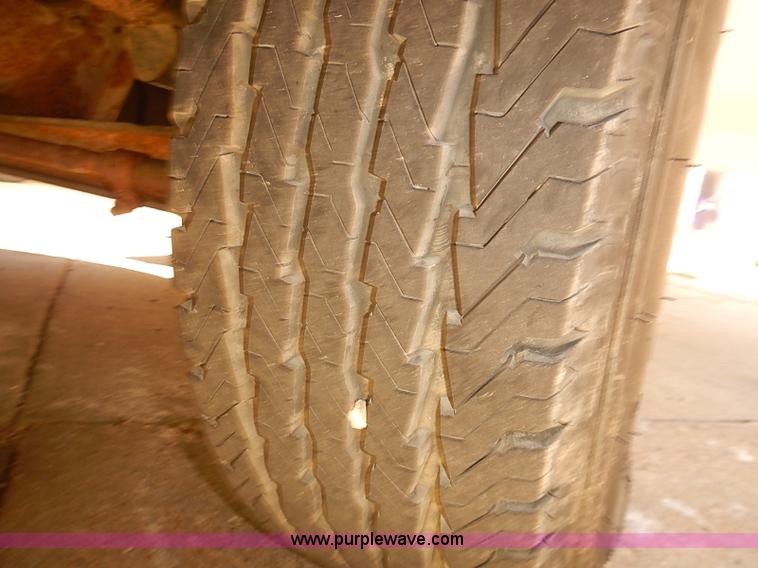 image for item J3155 1993 Ford F150 XL pickup truck