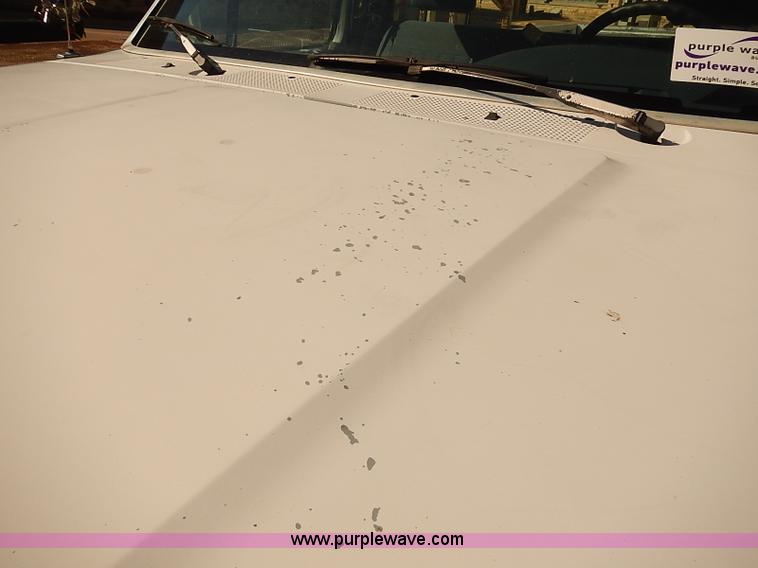 image for item J3155 1993 Ford F150 XL pickup truck