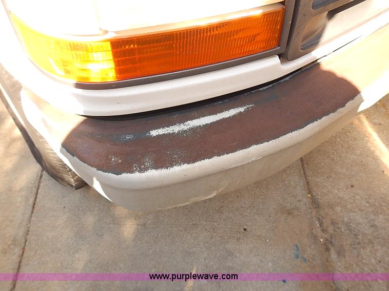 image for item J3155 1993 Ford F150 XL pickup truck