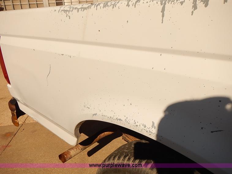 image for item J3155 1993 Ford F150 XL pickup truck