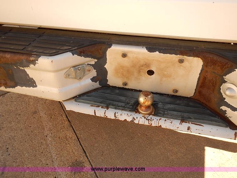 image for item J3155 1993 Ford F150 XL pickup truck