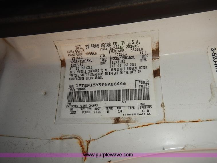 image for item J3155 1993 Ford F150 XL pickup truck