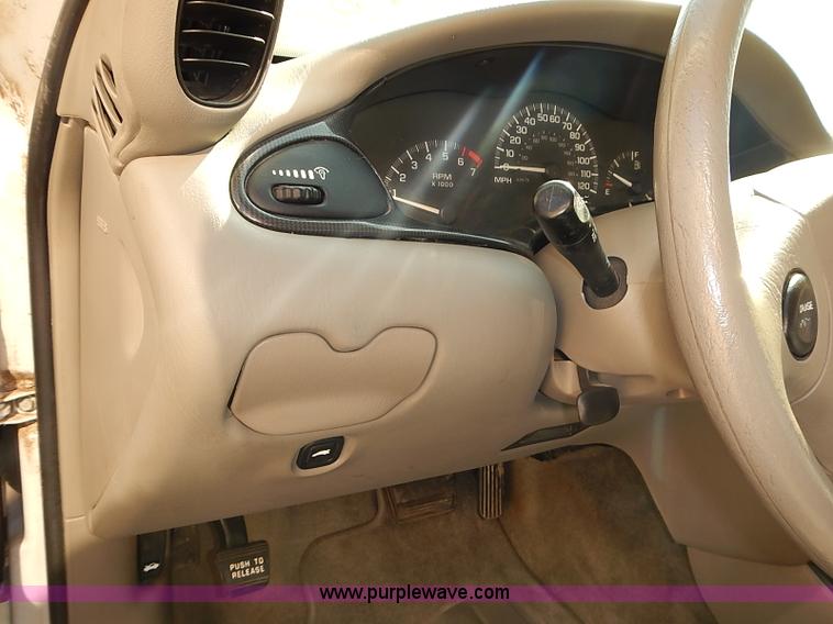 image for item J3156 2003 Chevrolet Malibu LS