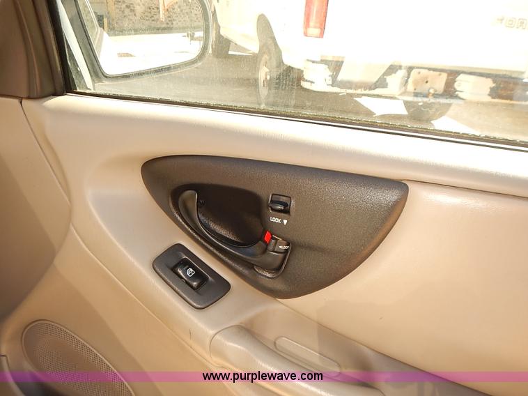 image for item J3156 2003 Chevrolet Malibu LS