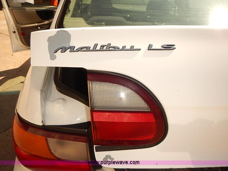 image for item J3156 2003 Chevrolet Malibu LS
