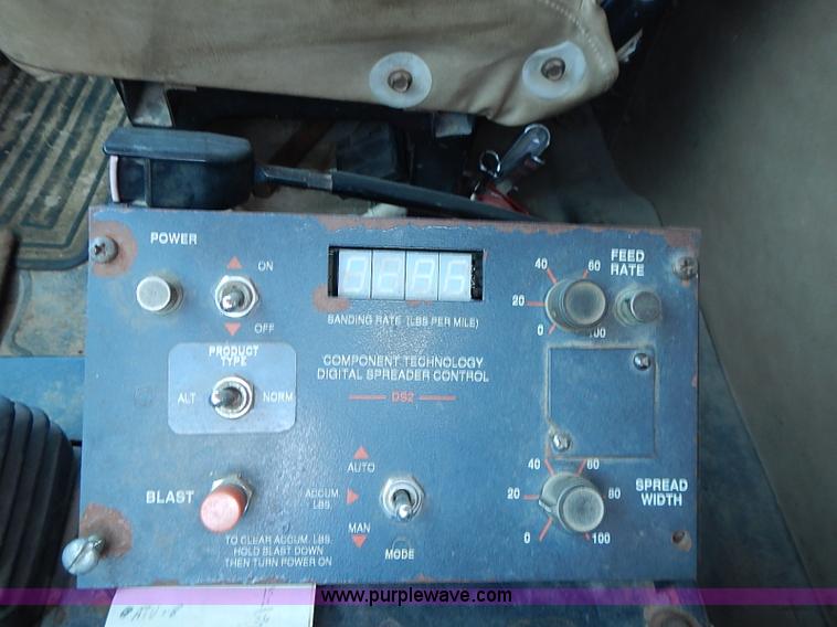 image for item J3163 1991 International 4900 dump truck