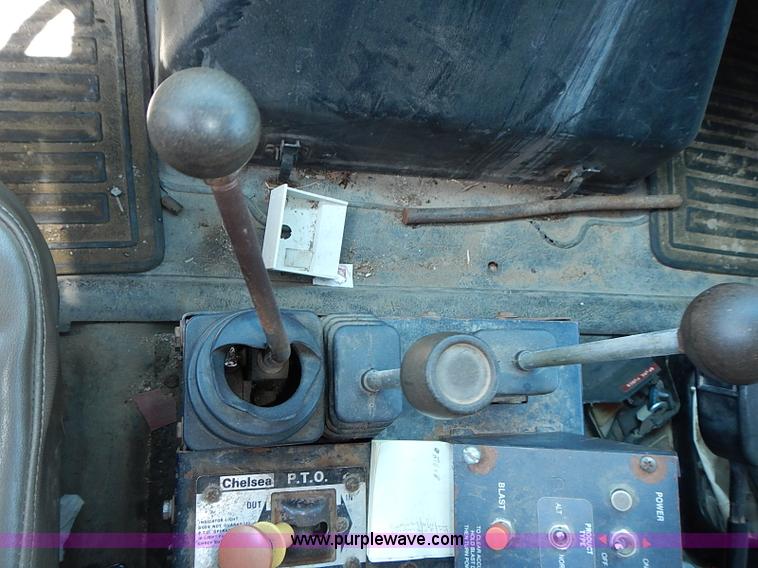 image for item J3163 1991 International 4900 dump truck