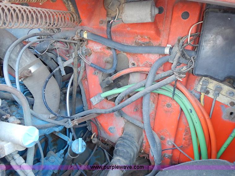 image for item J3163 1991 International 4900 dump truck