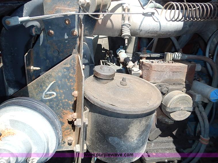 image for item J3163 1991 International 4900 dump truck