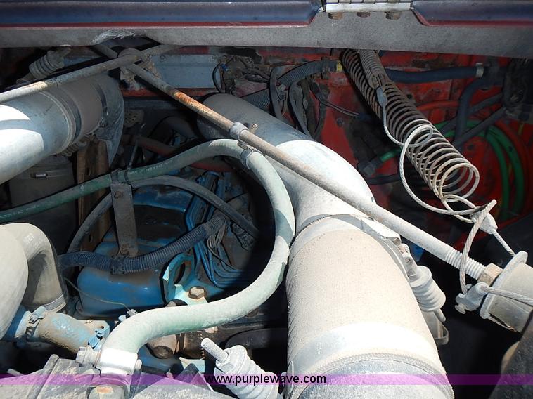 image for item J3163 1991 International 4900 dump truck