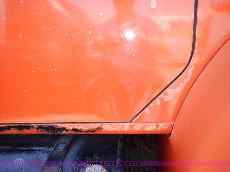 image for item J3163 1991 International 4900 dump truck