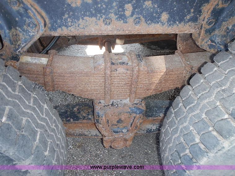 image for item J3163 1991 International 4900 dump truck