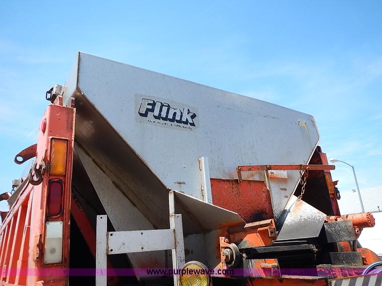 image for item J3163 1991 International 4900 dump truck