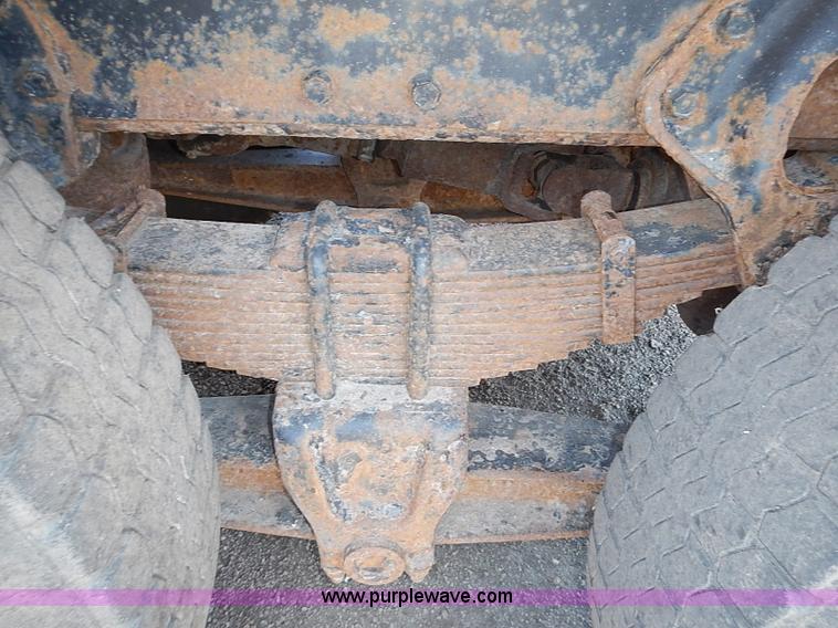image for item J3163 1991 International 4900 dump truck