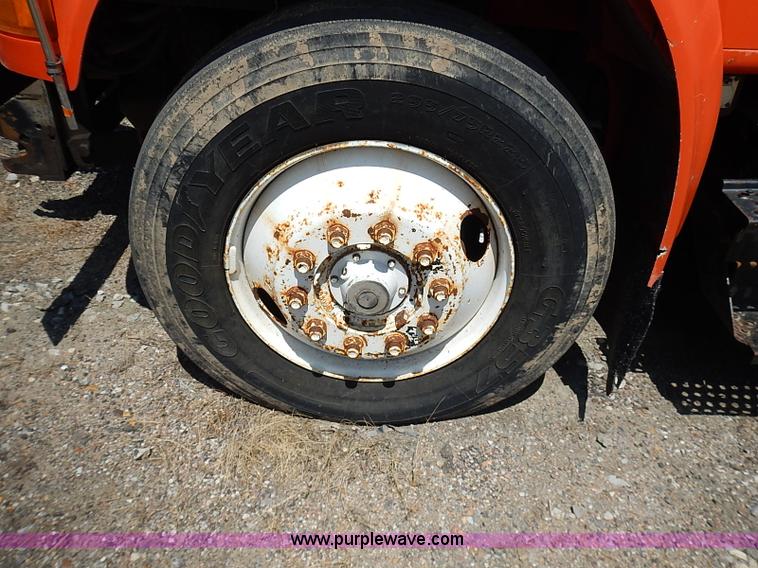 image for item J3163 1991 International 4900 dump truck