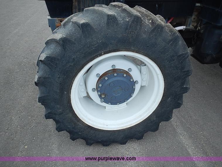 image for item J3167 1998 New Holland 7740 tractor