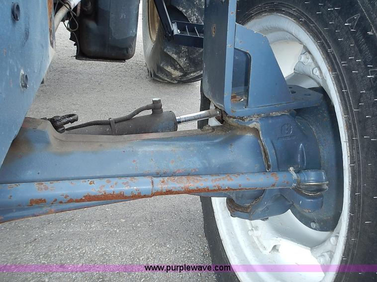 image for item J3167 1998 New Holland 7740 tractor