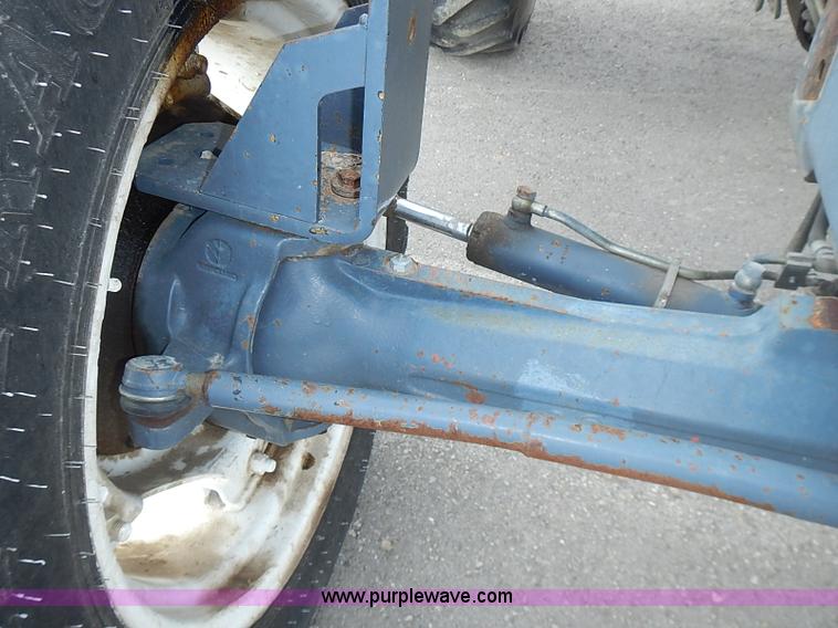 image for item J3167 1998 New Holland 7740 tractor