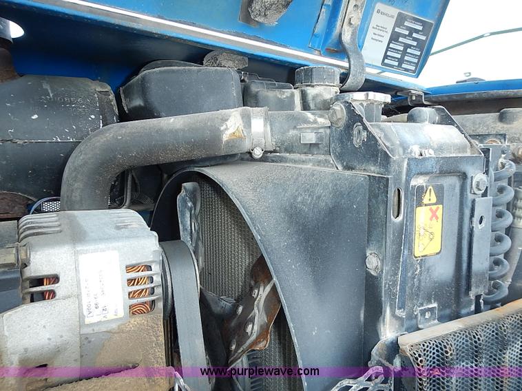 image for item J3167 1998 New Holland 7740 tractor