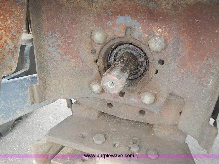 image for item J3167 1998 New Holland 7740 tractor