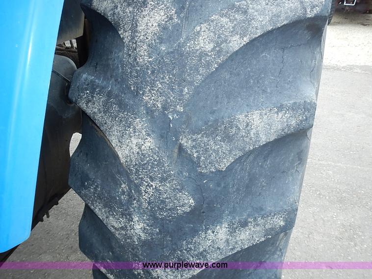 image for item J3167 1998 New Holland 7740 tractor