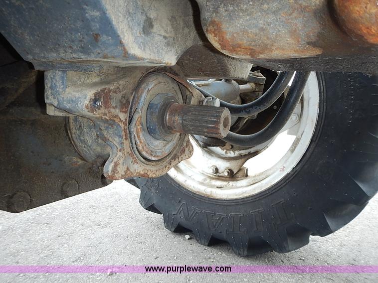 image for item J3167 1998 New Holland 7740 tractor