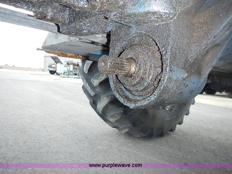 image for item J3167 1998 New Holland 7740 tractor