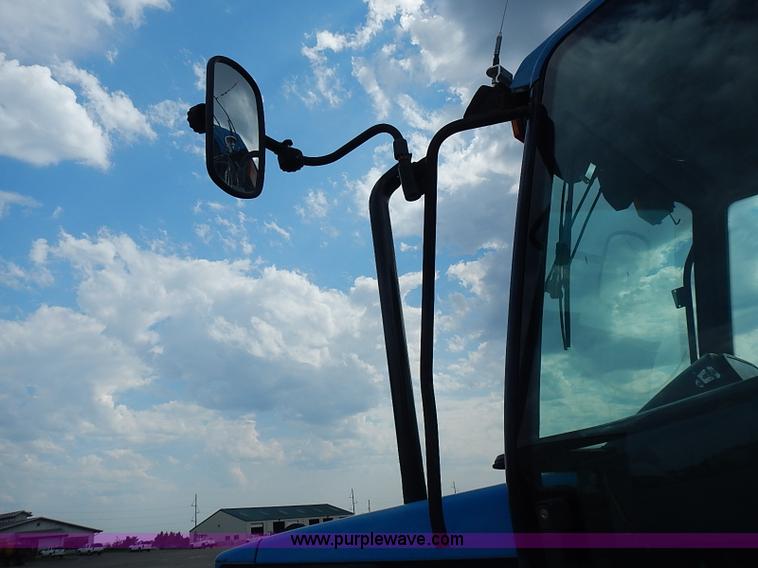 image for item J3167 1998 New Holland 7740 tractor