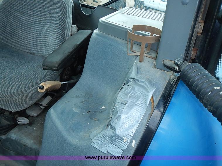 image for item J3167 1998 New Holland 7740 tractor