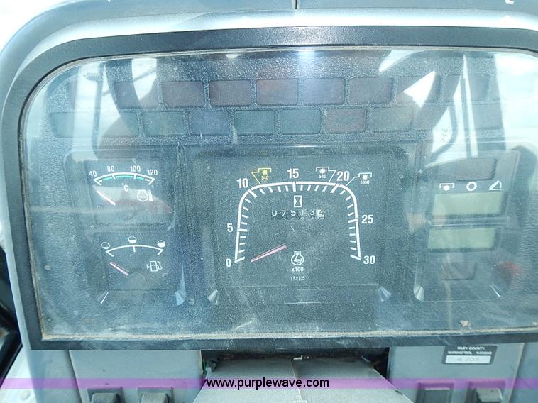 image for item J3167 1998 New Holland 7740 tractor