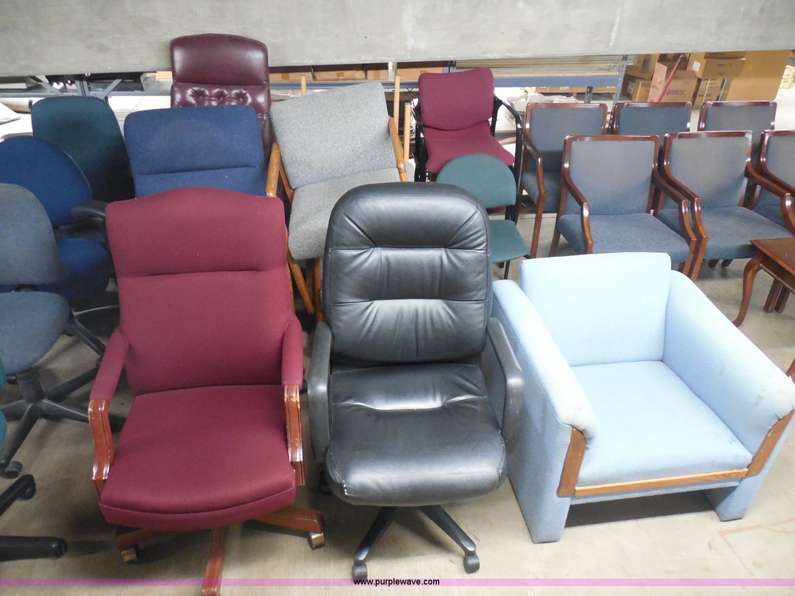 Assorted office chairs in Wichita, KS Item BE9996 sold Purple Wave