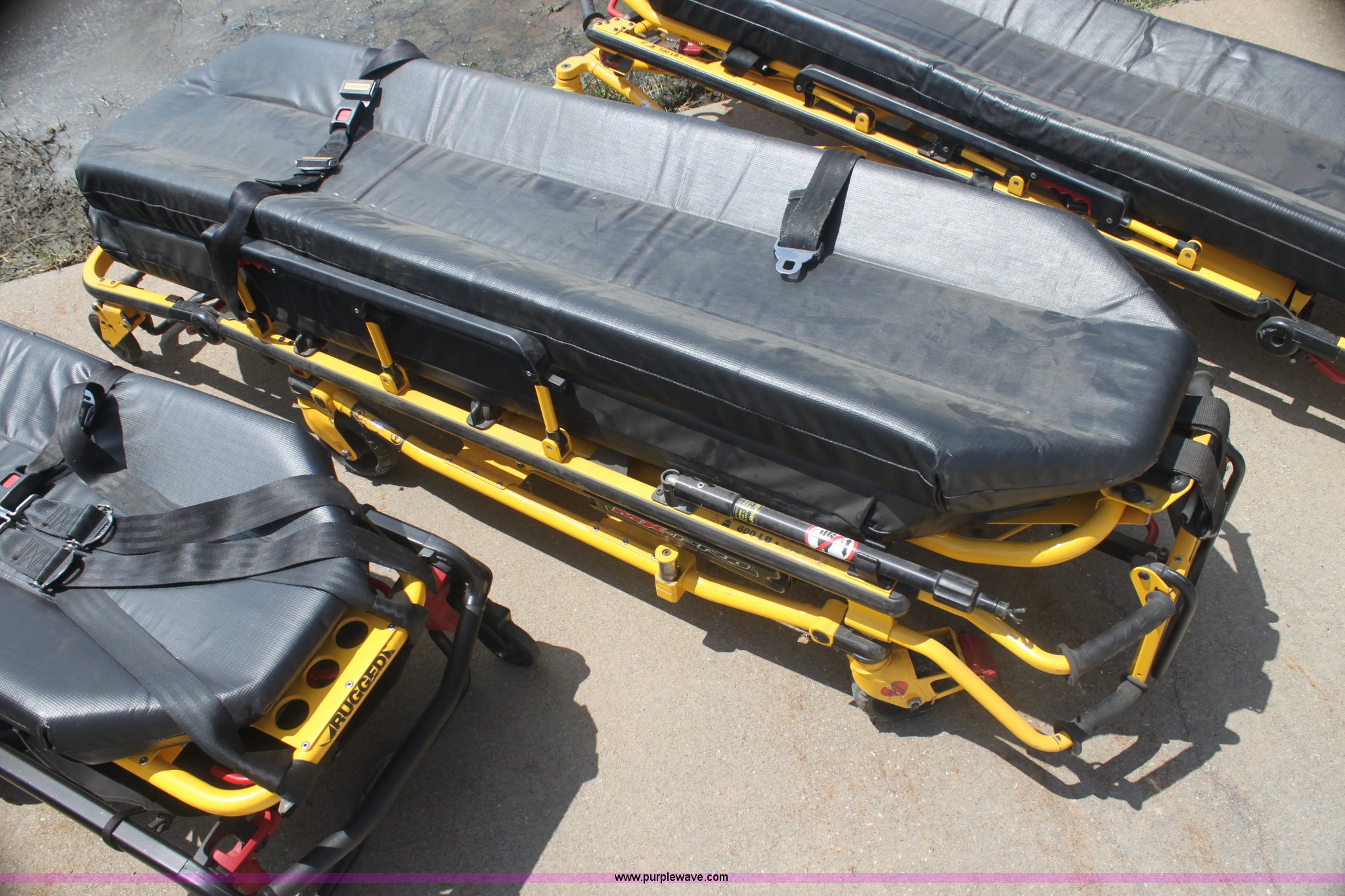 (4) Stryker rugged cots in El Dorado, KS Item I7253 sold Purple Wave