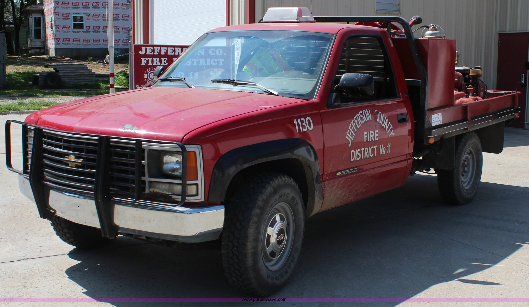 1988 Chevrolet Cheyenne 3500 flatbed truck in Valley Falls, KS Item