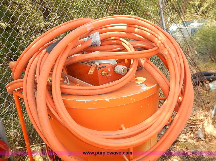 image for item BA9612 Utilivac VE75 vacuum system