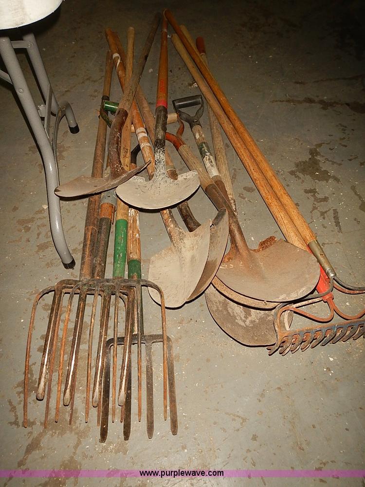 image for item BA9649 Assorted hand tools