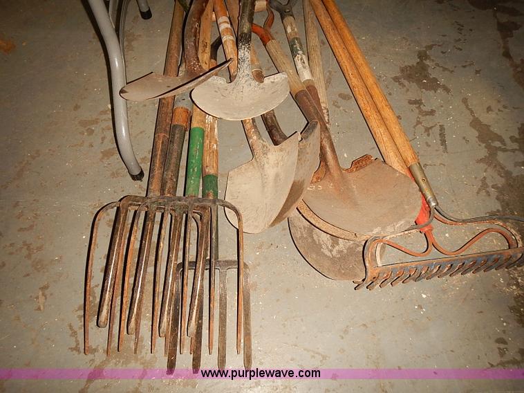 image for item BA9649 Assorted hand tools