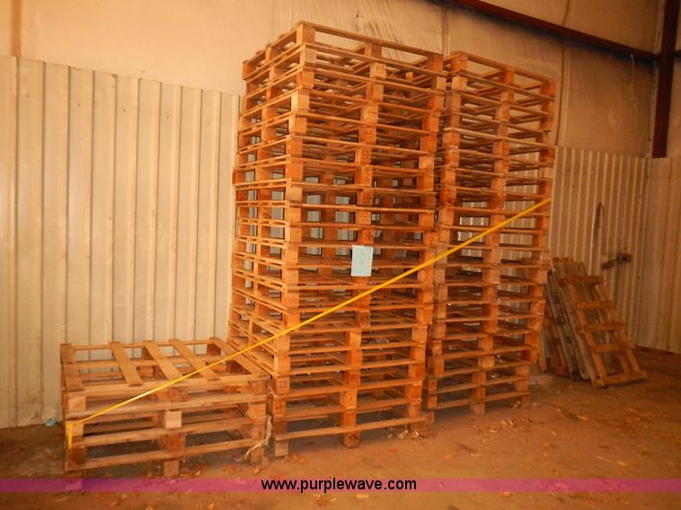 image for item BA9655 Approx 1,389 wooden European style pallets