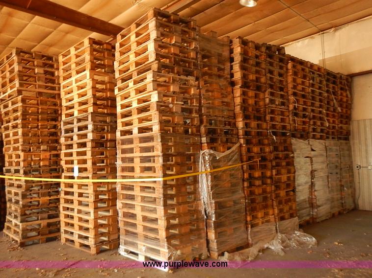 image for item BA9655 Approx 1,389 wooden European style pallets