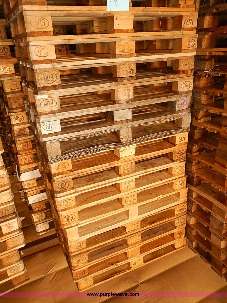 image for item BA9655 Approx 1,389 wooden European style pallets