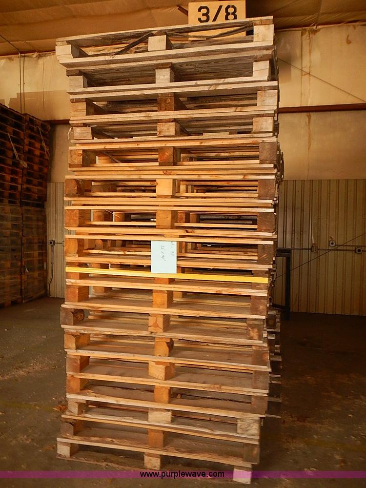 image for item BA9655 Approx 1,389 wooden European style pallets