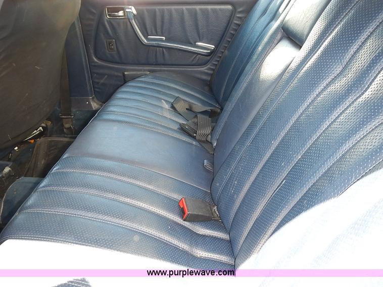 image for item I3503 1983 Mercedes Benz 300D